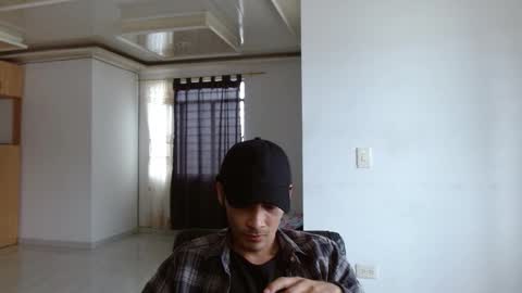 Snapshot of aureliv1 chatting on February 6, 2026, 10:02 pm Aureliano online show from February 6, 2026, 10:02 pm