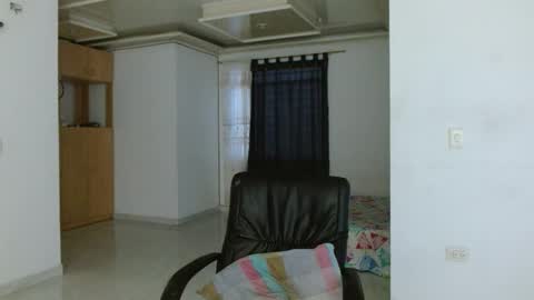 Snapshot of aureliv1 chatting on February 25, 2026, 11:25 pm Aureliano online show from February 25, 2026, 11:25 pm