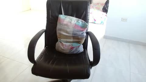 Snapshot of aureliv1 chatting on February 28, 2026, 9:05 pm Aureliano online show from February 28, 2026, 9:05 pm