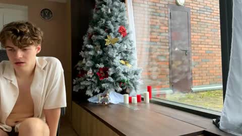 Snapshot of aurora_asti_ chatting on November 23, 2025, 8:03 am Hey Im Aurora - the spark you wont forget. online show from November 23, 2025, 8:03 am