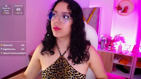 Snapshot of aurora_brown chatting on January 21, 2025, 4:32 am Aurora online show from January 21, 2025, 4:32 am