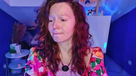 auroraborealis__ online show from October 20, 2025, 6:36 am