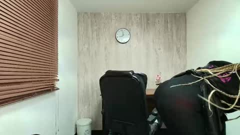 Ariana online show from November 12, 2025, 2:01 am