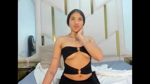 Snapshot of aurorahoney32 chatting on May 5, 2026, 9:56 pm aurorahoney32 online show from May 5, 2026, 9:56 pm
