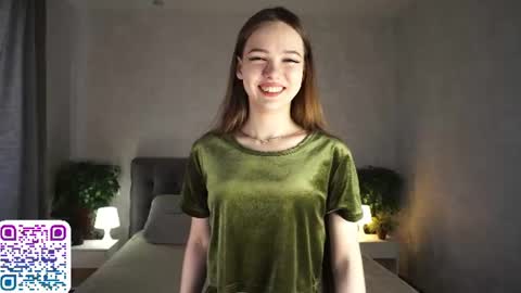 Snapshot of auroralowen chatting on June 14, 2026, 4:25 am Aurora online show from June 14, 2026, 4:25 am