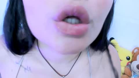 Snapshot of auroramcry chatting on January 10, 2025, 5:05 am INSTAGRAM AURORA MCRY online show from January 10, 2025, 5:05 am