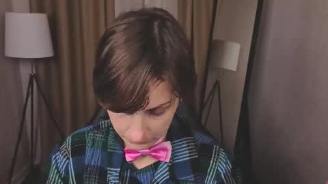 Snapshot of aurorascript chatting on November 24, 2025, 8:52 pm Aurora online show from November 24, 2025, 8:52 pm