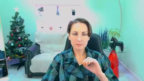 Snapshot of aurorascript chatting on December 3, 2025, 3:21 pm Aurora online show from December 3, 2025, 3:21 pm