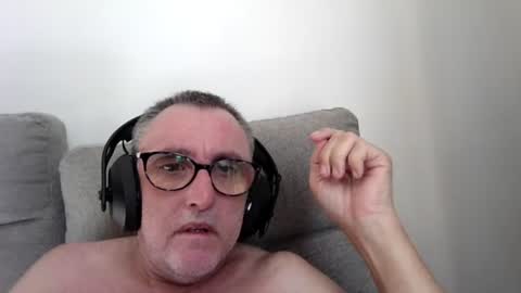 Snapshot of aussie_ozzie chatting on June 13, 2026, 1:36 am aussie_ozzie online show from June 13, 2026, 1:36 am