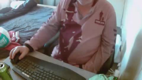 Snapshot of aussiebaker chatting on October 1, 2025, 2:06 am aussiebaker online show from October 1, 2025, 2:06 am