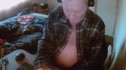 aussiebaker online show from June 8, 2026, 4:35 am