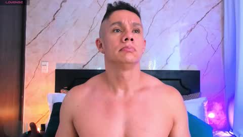 Snapshot of austin_boyjrg chatting on November 5, 2025, 6:08 pm Austin online show from November 5, 2025, 6:08 pm