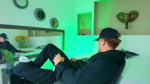 Snapshot of austin_collinss chatting on January 12, 2025, 5:03 am AUSTIN online show from January 12, 2025, 5:03 am