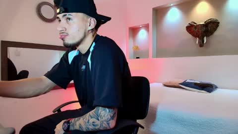 Snapshot of austin_collinss chatting on January 26, 2025, 11:28 am AUSTIN online show from January 26, 2025, 11:28 am