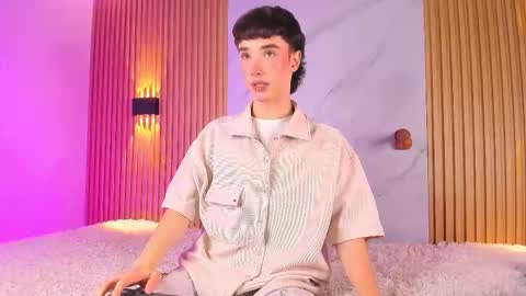 Snapshot of austin_rouse chatting on October 16, 2025, 7:04 pm austin_rouse online show from October 16, 2025, 7:04 pm