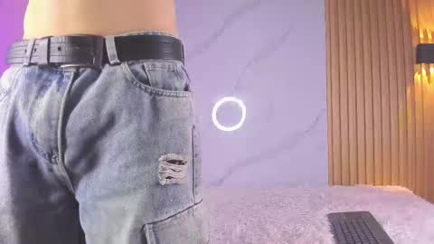 Snapshot of austin_rouse chatting on October 20, 2025, 7:36 pm austin_rouse online show from October 20, 2025, 7:36 pm