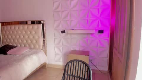 Snapshot of austin_rouse chatting on December 14, 2025, 7:40 pm austin_rouse online show from December 14, 2025, 7:40 pm