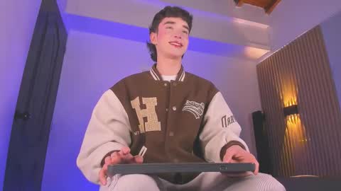 Snapshot of austin_rouse chatting on January 5, 2026, 9:51 pm austin_rouse online show from January 5, 2026, 9:51 pm