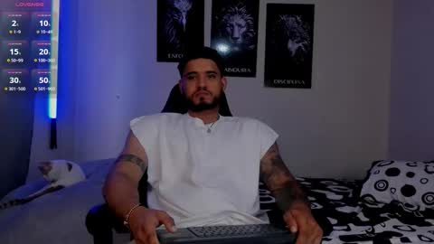 Snapshot of austintorres_ chatting on October 25, 2025, 8:14 pm AustinTorres online show from October 25, 2025, 8:14 pm