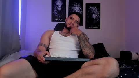 Snapshot of austintorres_ chatting on November 21, 2025, 12:21 am AustinTorres online show from November 21, 2025, 12:21 am