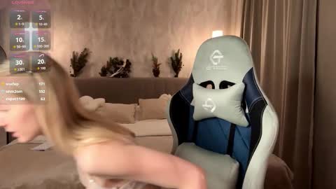 Annie online show from December 20, 2025, 2:35 pm