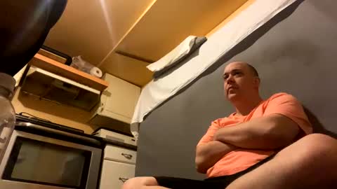 Snapshot of auz1812 chatting on January 1, 2025, 6:15 am Auz online show from January 1, 2025, 6:15 am