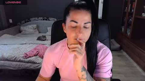 Ava online show from November 22, 2025, 10:58 am