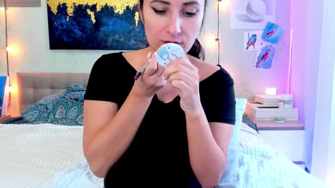 Ava online show from February 25, 2025, 7:42 am