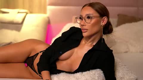 Snapshot of ava_heath chatting on November 17, 2025, 10:37 pm Ava online show from November 17, 2025, 10:37 pm