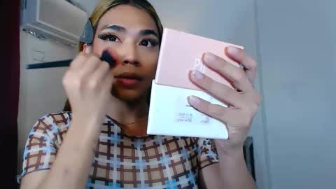 Snapshot of ava_lux chatting on October 1, 2025, 5:46 am Ava online show from October 1, 2025, 5:46 am