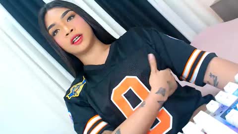 Snapshot of ava_lux chatting on November 21, 2025, 4:55 am Ava online show from November 21, 2025, 4:55 am