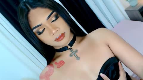 Snapshot of ava_lux chatting on December 4, 2025, 8:56 am Ava online show from December 4, 2025, 8:56 am