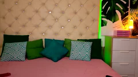 Snapshot of ava_maax chatting on May 25, 2026, 5:13 am Ava online show from May 25, 2026, 5:13 am