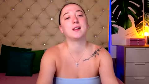 Snapshot of ava_maax chatting on June 1, 2026, 4:47 am Ava online show from June 1, 2026, 4:47 am