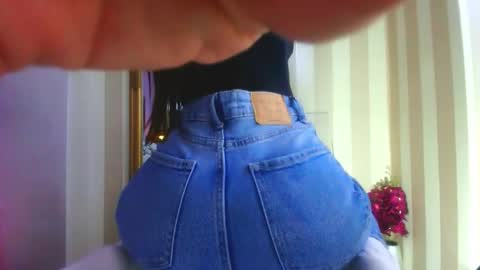 Snapshot of avaaaddamss chatting on February 4, 2026, 10:10 am avaaaddamss online show from February 4, 2026, 10:10 am