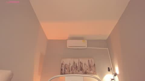 Snapshot of avalon_badger chatting on March 11, 2025, 11:04 pm Avalon online show from March 11, 2025, 11:04 pm