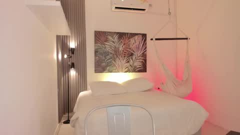 Snapshot of avalon_badger chatting on November 13, 2025, 7:46 pm Avalon online show from November 13, 2025, 7:46 pm