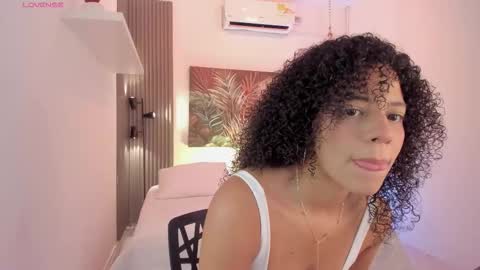 Snapshot of avalon_badger chatting on December 5, 2025, 7:43 pm Avalon online show from December 5, 2025, 7:43 pm