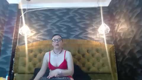 Snapshot of avanahomi chatting on September 25, 2025, 8:51 am avanahomi online show from September 25, 2025, 8:51 am