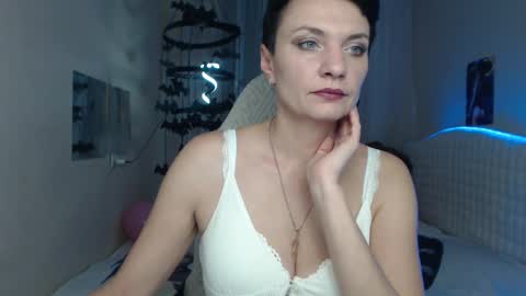 avasaturnian online show from October 11, 2025, 12:26 pm