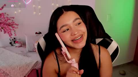 Snapshot of avascott_ chatting on January 15, 2026, 6:33 pm Ava online show from January 15, 2026, 6:33 pm