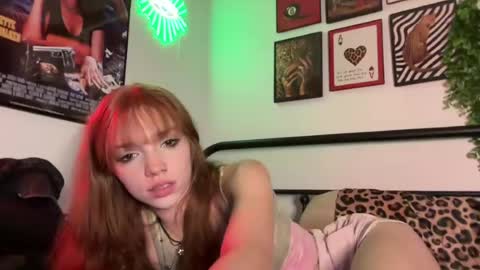 Snapshot of avaxlee chatting on June 28, 2026, 1:44 am avaxlee online show from June 28, 2026, 1:44 am