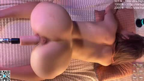 Snapshot of avechloe chatting on May 8, 2026, 8:14 pm call me Chloe online show from May 8, 2026, 8:14 pm