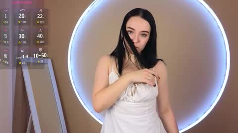 Avelyne online show from October 11, 2025, 2:26 pm