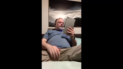 Snapshot of averagegreg chatting on April 19, 2026, 3:33 pm Greg online show from April 19, 2026, 3:33 pm