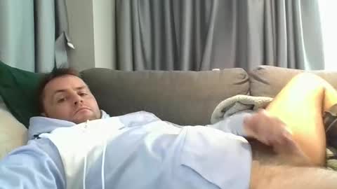 Snapshot of averagejoe2025 chatting on November 21, 2025, 2:10 am averagejoe2025 online show from November 21, 2025, 2:10 am