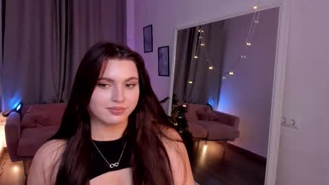 Snapshot of avery_flores chatting on December 15, 2025, 10:03 pm Avery online show from December 15, 2025, 10:03 pm