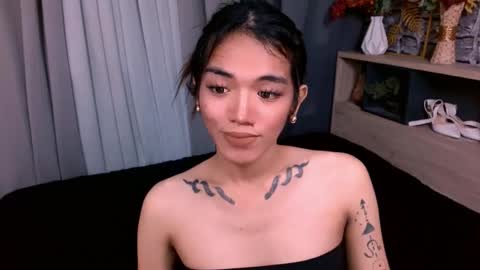 Snapshot of avery_hunt chatting on March 9, 2026, 2:48 am Avery online show from March 9, 2026, 2:48 am