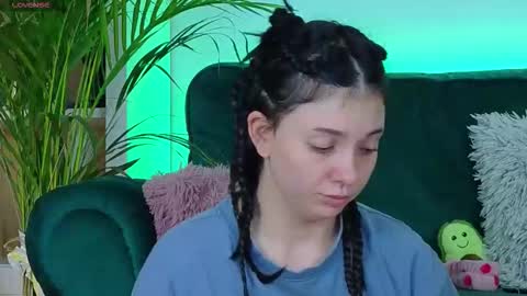 Snapshot of averywillow chatting on October 21, 2025, 2:56 am AveryWillow online show from October 21, 2025, 2:56 am