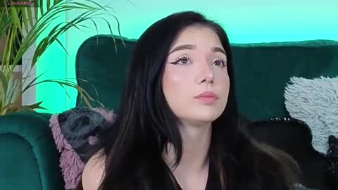 Snapshot of averywillow chatting on November 3, 2025, 8:04 am AveryWillow online show from November 3, 2025, 8:04 am